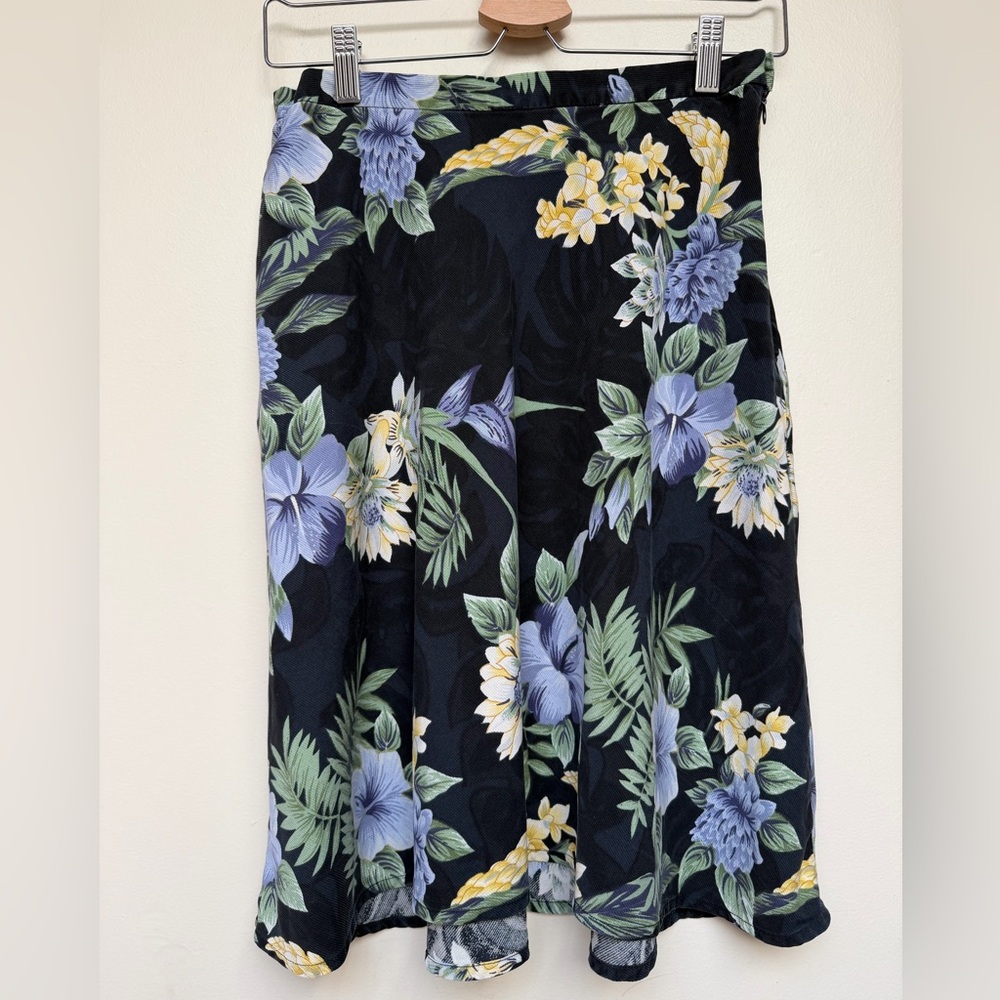 100% silk late 90s vintage Tommy Bahama tropical floral print Skirt | Size 8